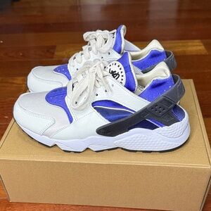 Women's Nike Huarache Athletic Shoes in Purple and White